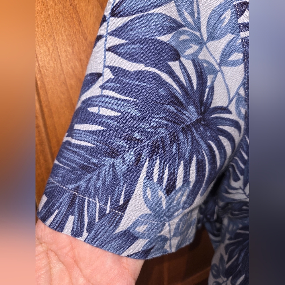 Chic Linen Blue Leaf Pattern Shirt - image 3